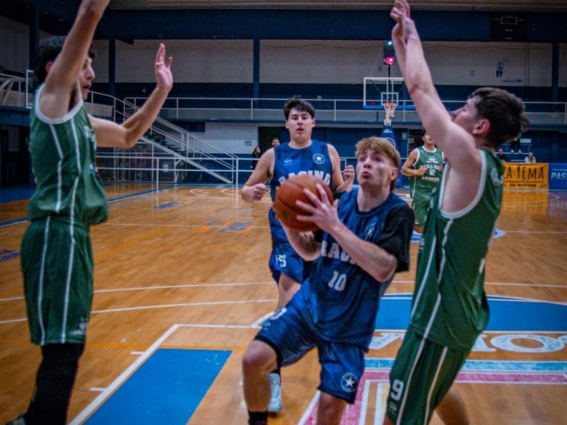 Racing sum� a un base de Tres Arroyos para el Pre Federal